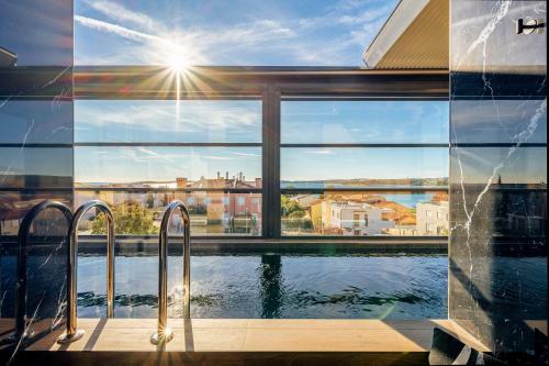 Atemberaubende Villa nur 150 Meter zum Strand mit beheizbarem Privatpool — 4-Star Luxury Hotel in Medulin, Croatia