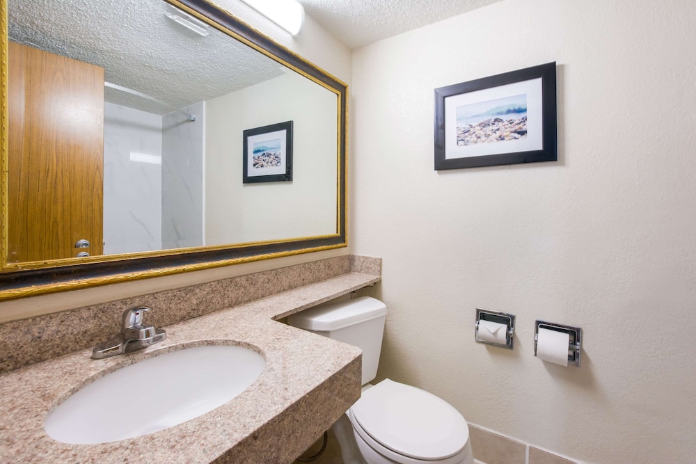 Red Roof Inn Gastonia - photo 40