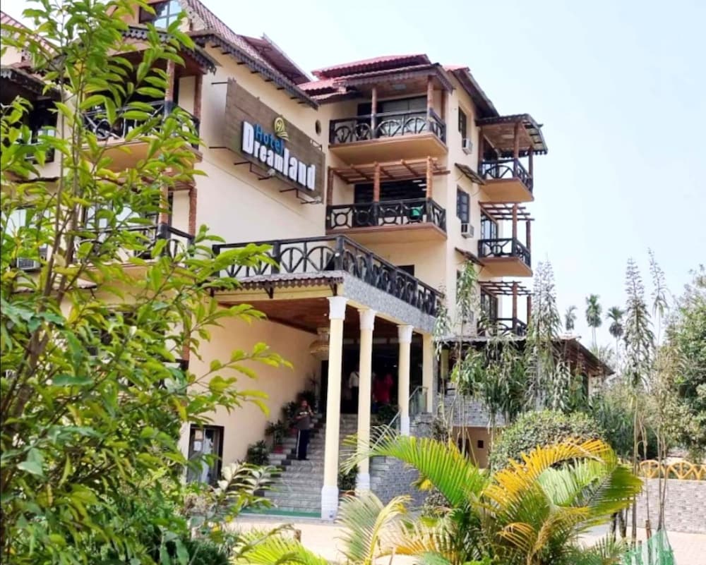 Goroomgo Hotel Dreamland Lataguri in Unknown City, India