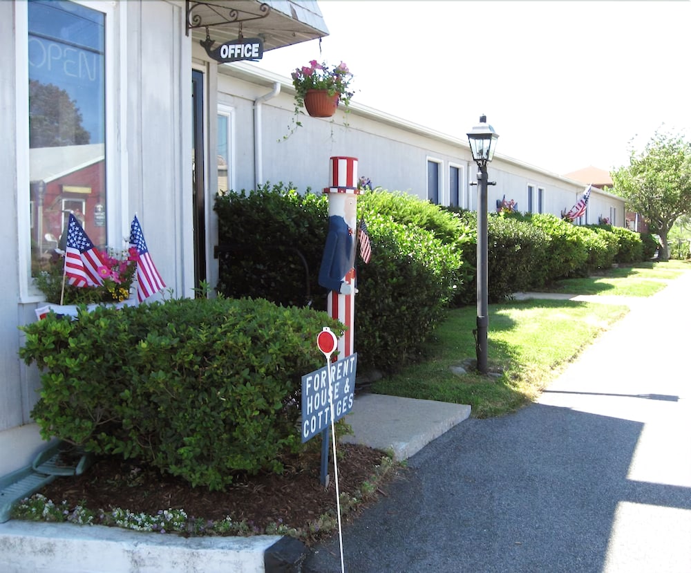 Sea Whale Motel - photo 26