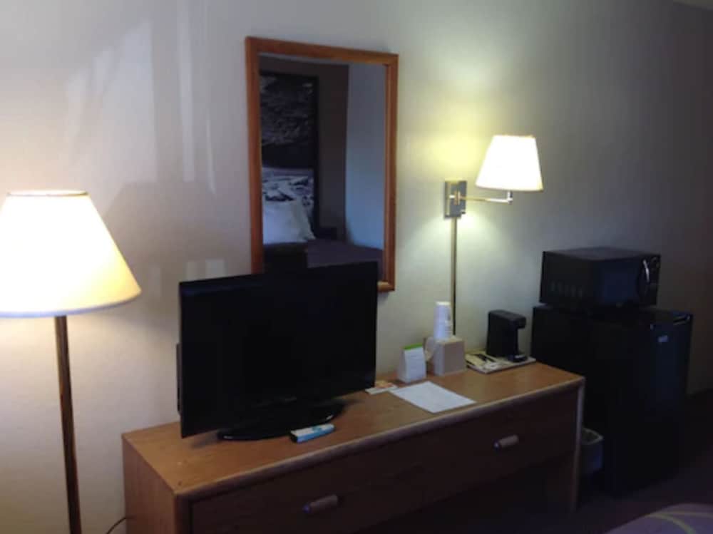 Super 8 by Wyndham Winchester VA - photo 12