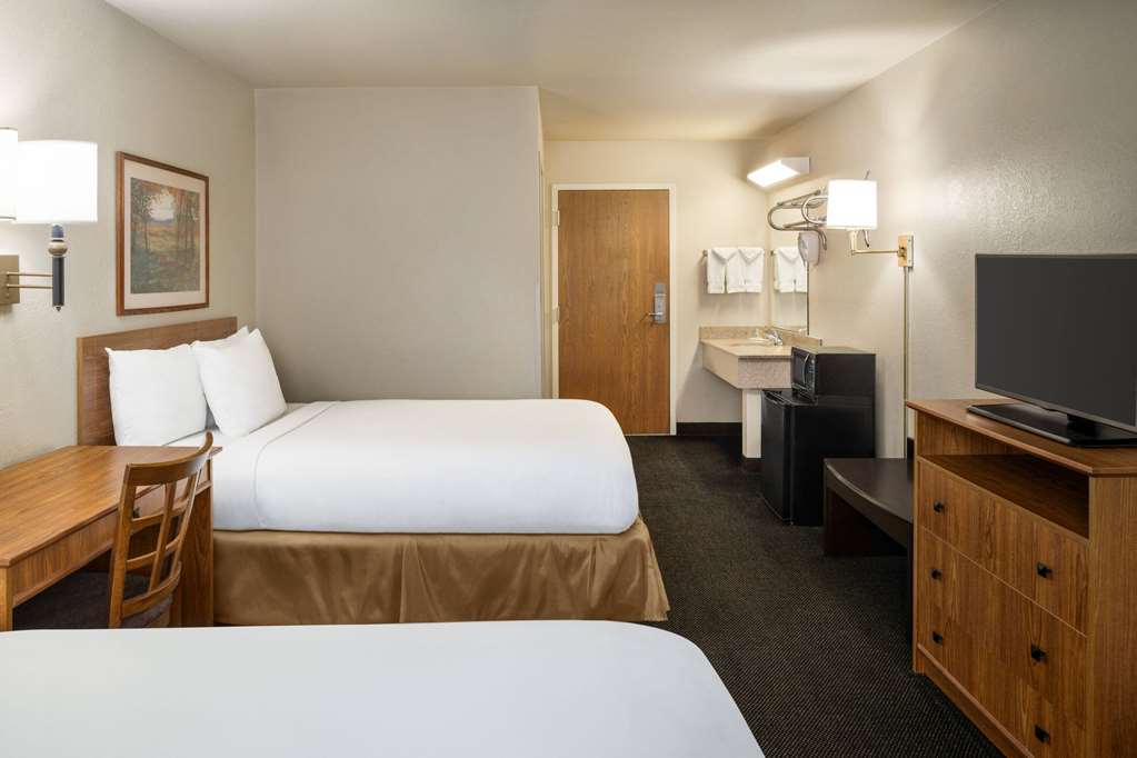 Travelodge by Wyndham Dexter - photo 40
