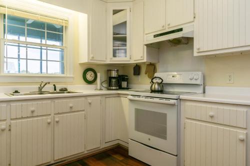 Beach Joy by Oak Island Accommodations - photo 28