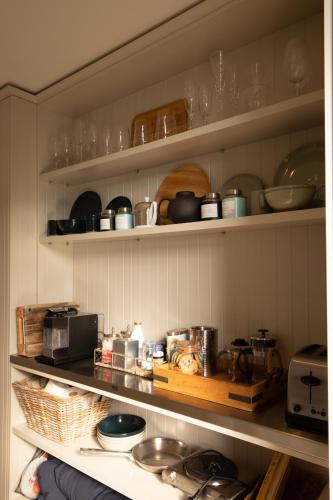 Waiheke Luxury Blue and Green Rooms in Pakuranga, New Zealand