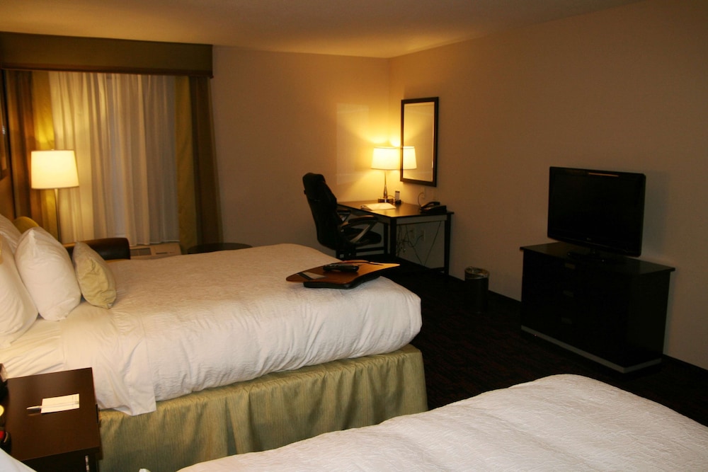 Hampton Inn Jericho Westbury - photo 18