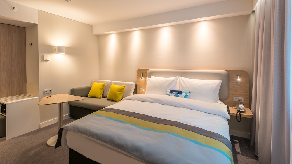 Holiday Inn Express Hotel & Suites Schulenburg by IHG - photo 10