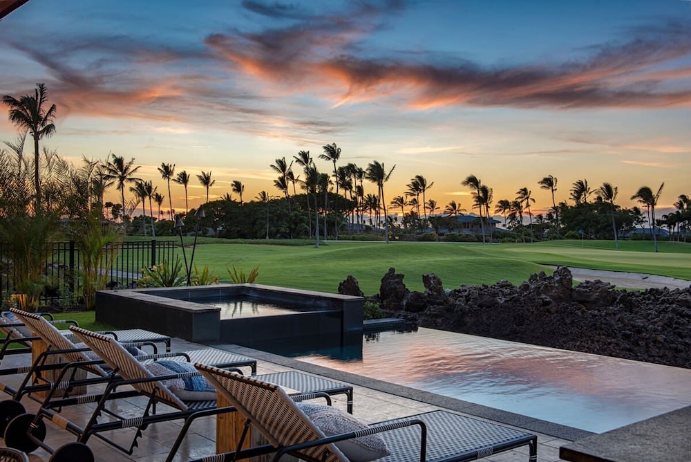 Luxury Oceanview Private Beach Access - last minute hotel in Waimea