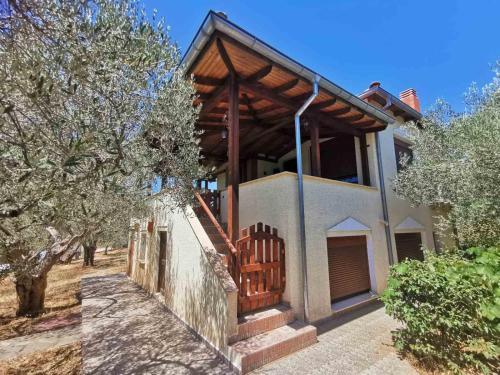 Villa Elli — 4-Star Luxury Hotel in Alexandroupoli, Greece
