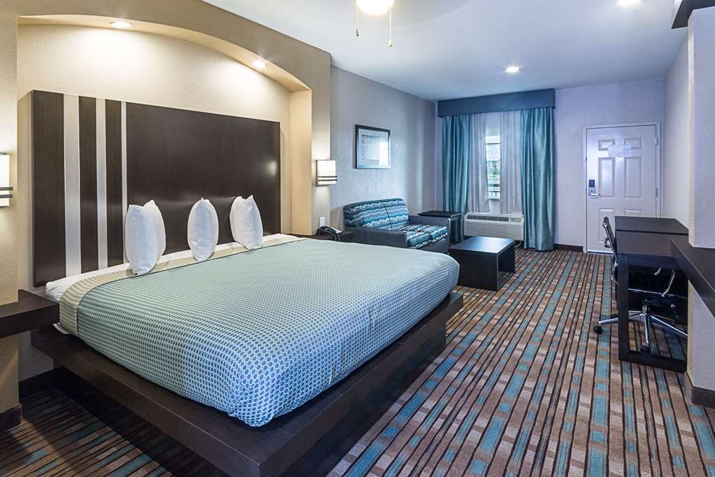 Econo Lodge Inn and Suites Houston NW Cy Fair - photo 11