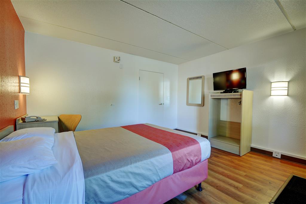 Motel 6 Chicopee MA Springfield - photo 10