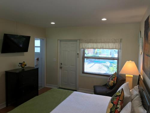 Harborside Motel & Marina - photo 20