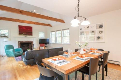 Perfectly Private Location W Deeded Beach Access — Orleans