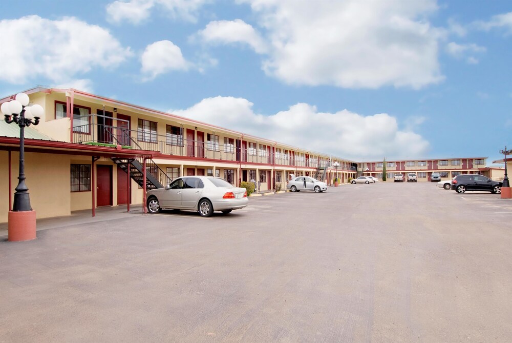 Americas Best Value Inn Holbrook - photo 17