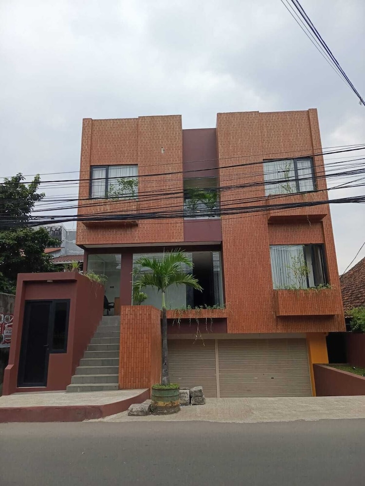 Collection O 94587 Hotel Kebon Jahe