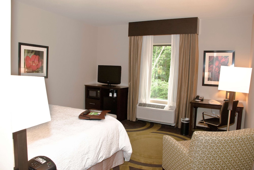 Hampton Inn Maumelle AR - photo 8