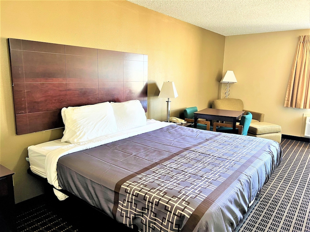 Designer Inn & Suites - photo 29