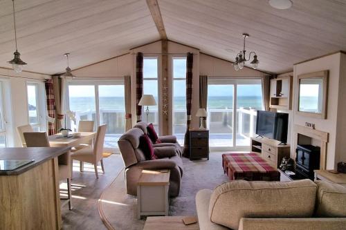 Sea View Lodge Seal Bay Resort Selsey in Selsey, United Kingdom