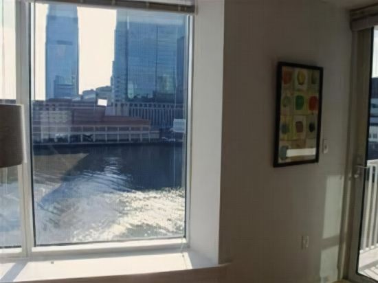 Luxy Suites Harborside - photo 5