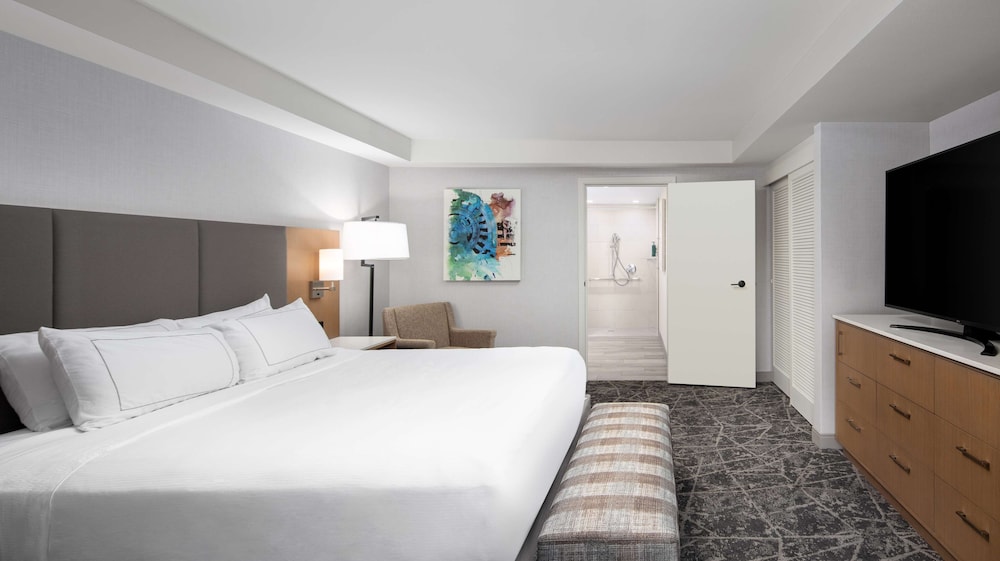 DoubleTree By Hilton Sacramento - photo 10