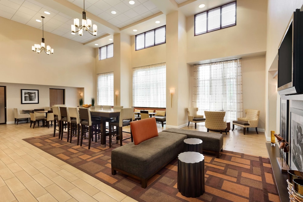 Hampton Inn & Suites Largo - photo 2