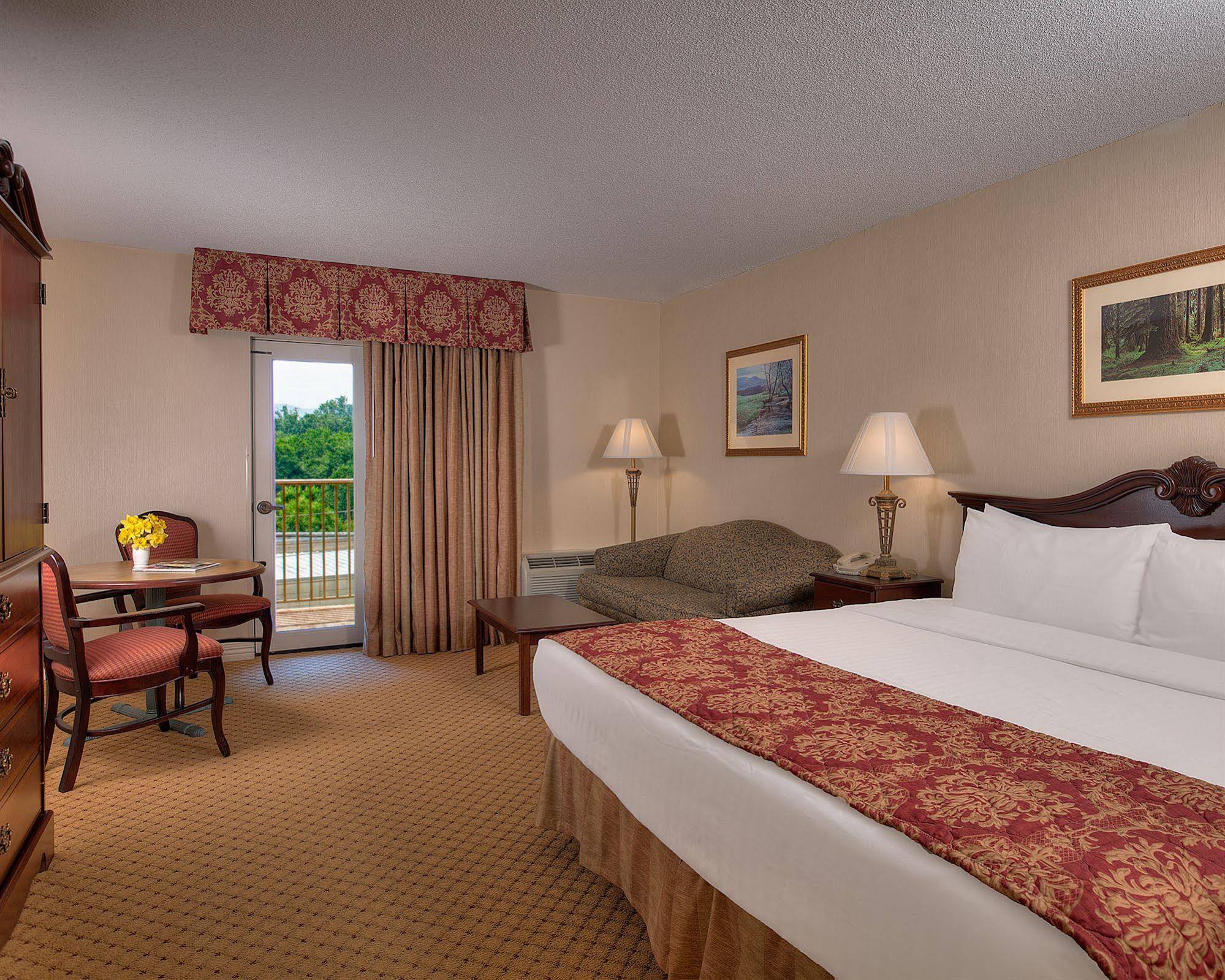 Music Road Inn - photo 11