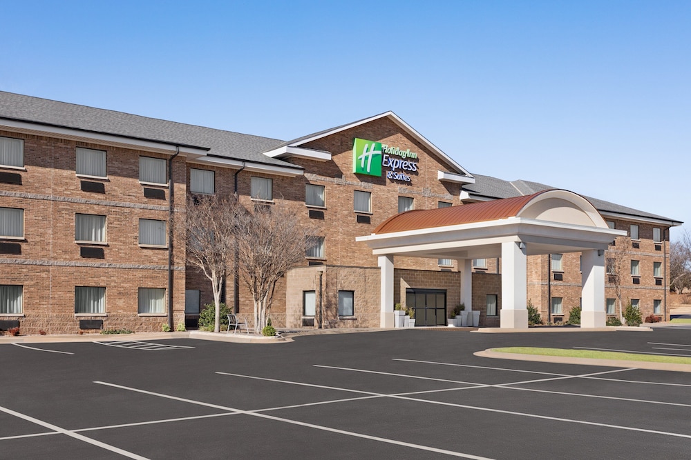 Holiday Inn Express Hotel & Suites Edmond by IHG - photo 63