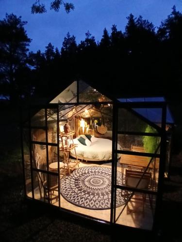 L O Re Des Bois Hebergement Insolite Aube Bain Sauna Kota Massages — Laussonne