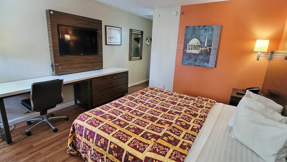 Studios & Suites 4 Less Charlotte - photo 7