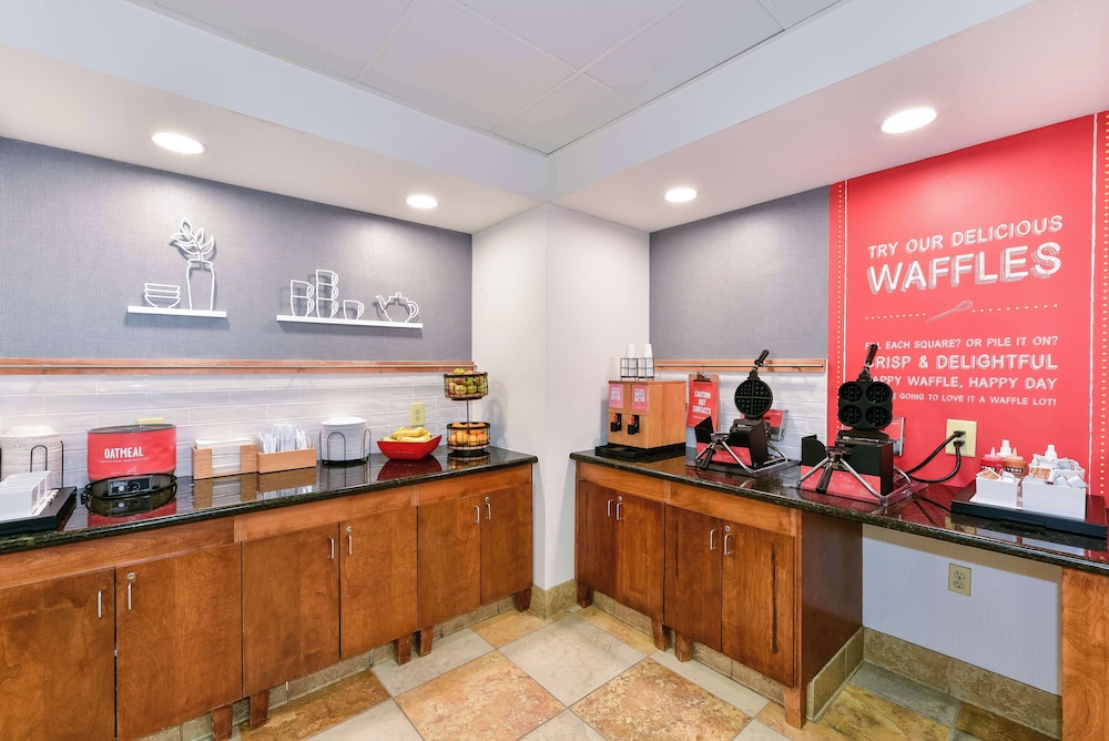 Hampton Inn & Suites Pittsburg CA - photo 93