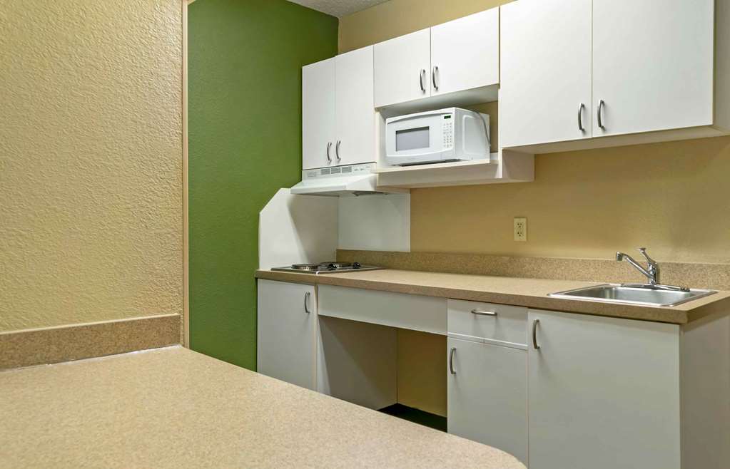 Extended Stay America Suites Detroit Madison Heights - photo 11