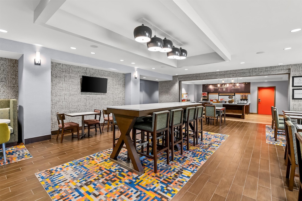 Hampton Inn Omaha West Dodge Road - photo 25