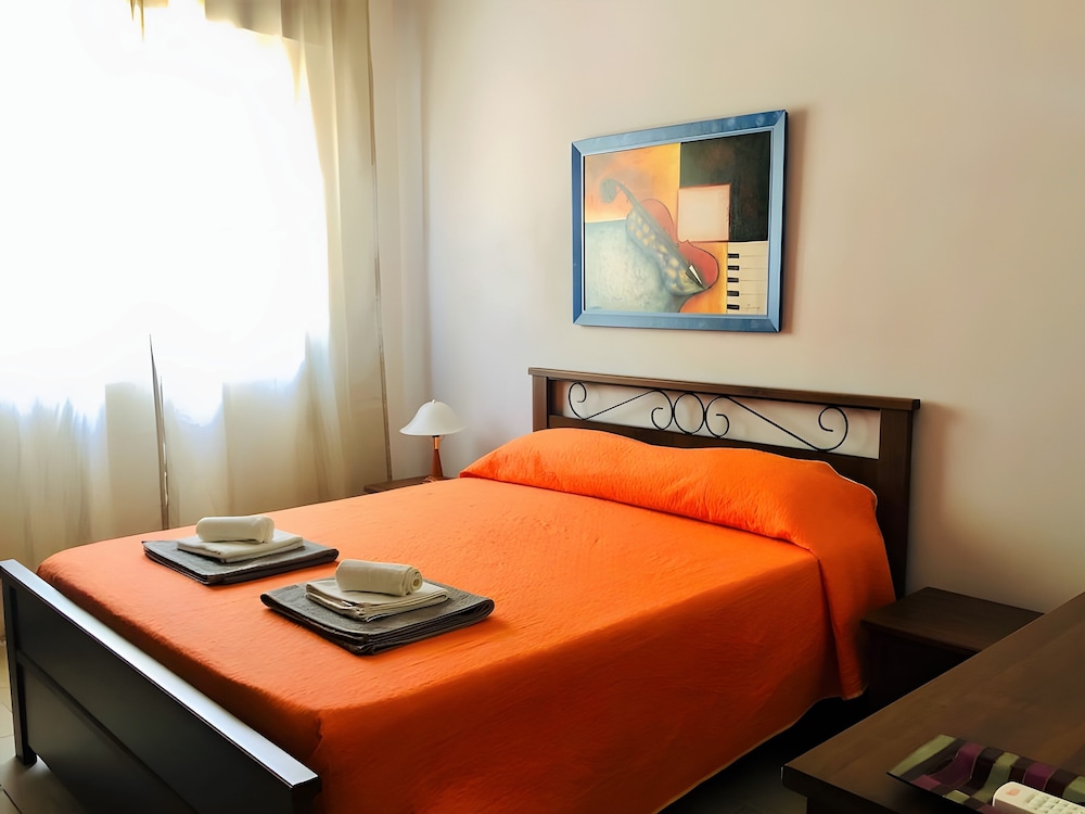 Holiday House Il Gufo e La Civetta Apts Eco friendly — 4-Star Luxury Hotel in Ragusa, Italy