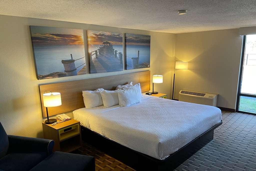 Days Inn by Wyndham Fayetteville South I 95 Exit 49 - photo 12