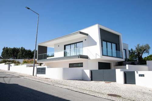 Casa Da Serra By Sch — 4-Star Luxury Hotel in Caldas Da Rainha, Portugal