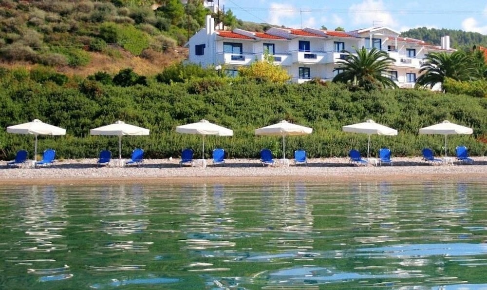 Agnadi Hotel — hotel in Rovies