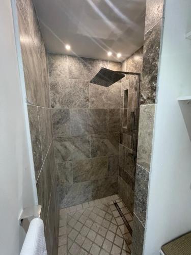 Les Appart villa Sunbay Caraibes avec piscine privative vue mer et montagne — 4-Star Luxury Hotel in Le Francois, Martinique
