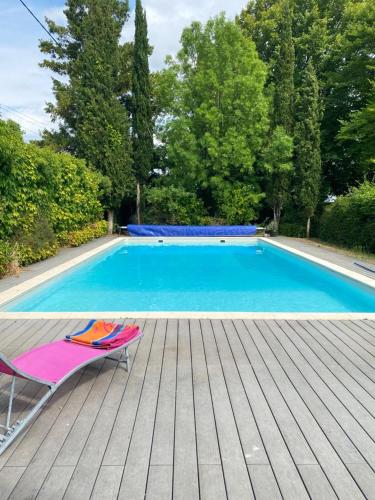 Manoir majestueux à Chaniers avec piscine privée — hotel in Chaniers