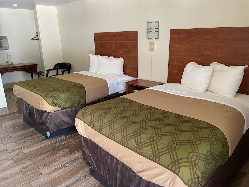 EverGreen Inn & RV - photo 9
