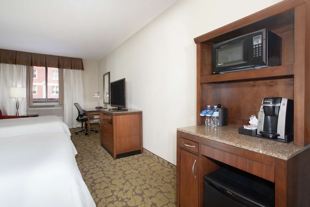 Hilton Garden Inn Lincoln Downtown Haymarket - photo 8
