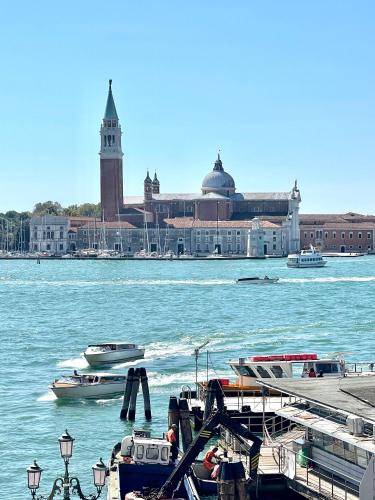 The B Collection San Marco Riva schiavoni — 4-Star Luxury Hotel in Venice, Italy