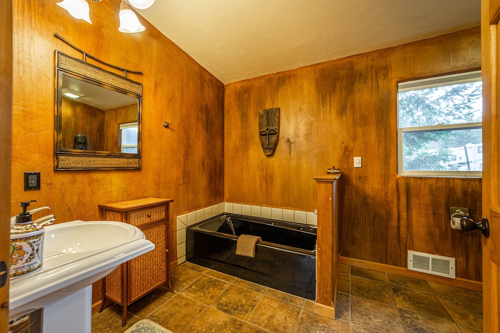 The Islander Inn - photo 33