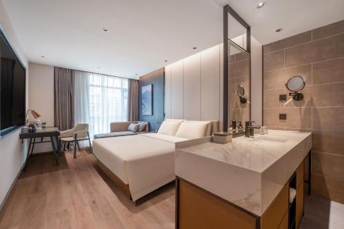 Atour Hotel Hangzhou Xixi Xihu District Culture and Sports Center — 4-Star Luxury Hotel in Hangzhou, People's Republic of China