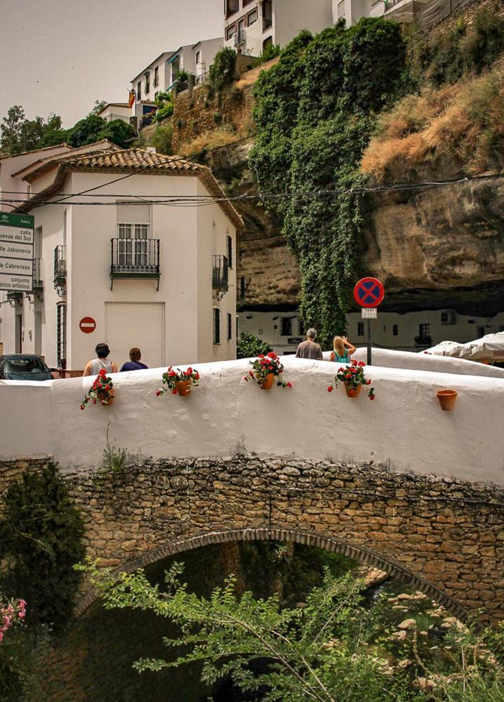La Casa Del Rio — 4-Star Luxury Hotel in Setenil De Las Bodegas, Spain