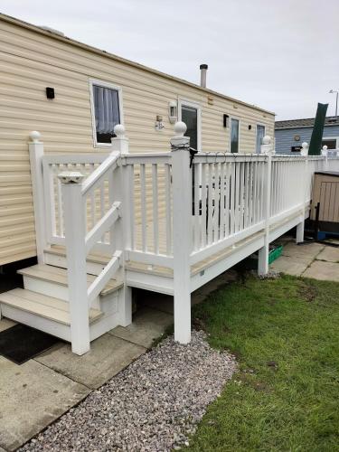 3 Bedroom Caravan Edi Rita Robin Hood Pet Friendly — 4-Star Luxury Hotel in Saint Asaph, United Kingdom