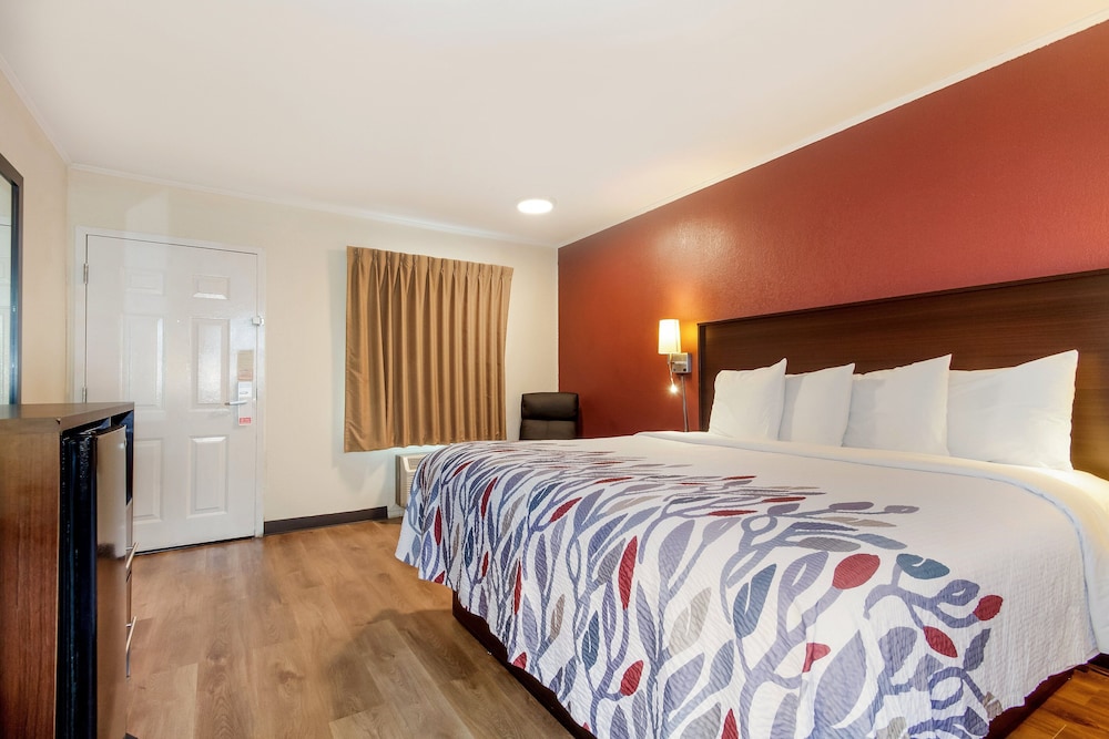 Red Roof Inn Santee - photo 12