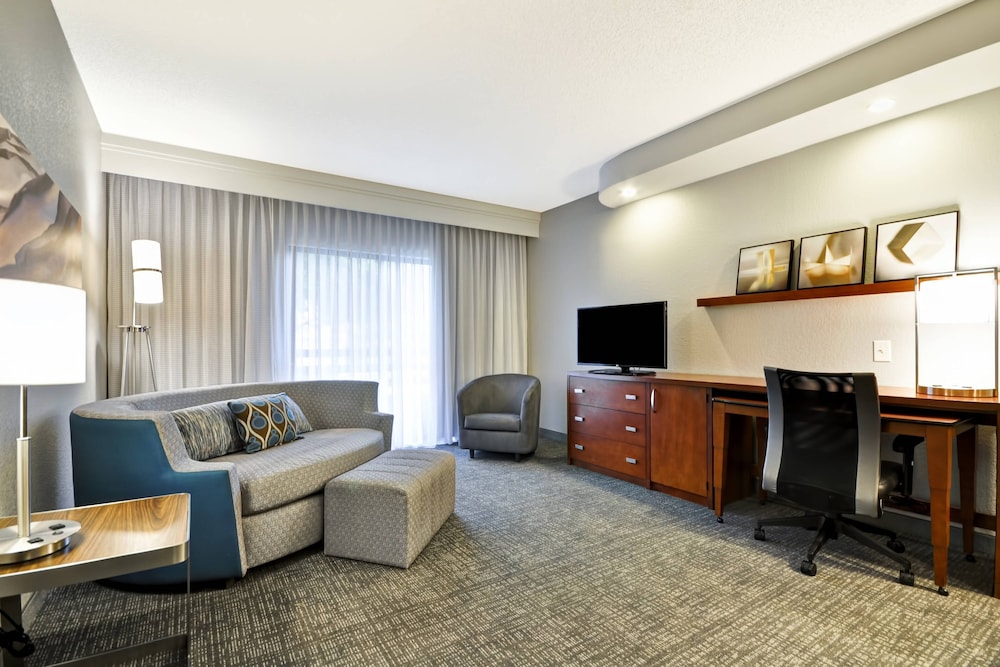 Courtyard by Marriott Dallas Medical Market Center - photo 11