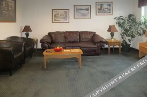 AmeriVu Inn and Suites Stanley - photo 18
