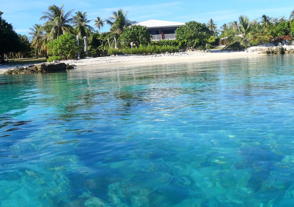 Pension Tiputa Lodge Rangiroa — 4-Star Luxury Hotel in Teahupoo, French Polynesia