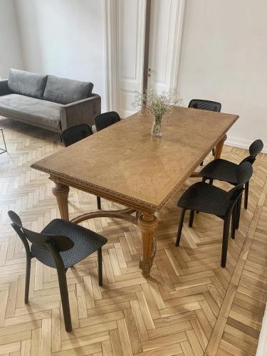M1 Apartment