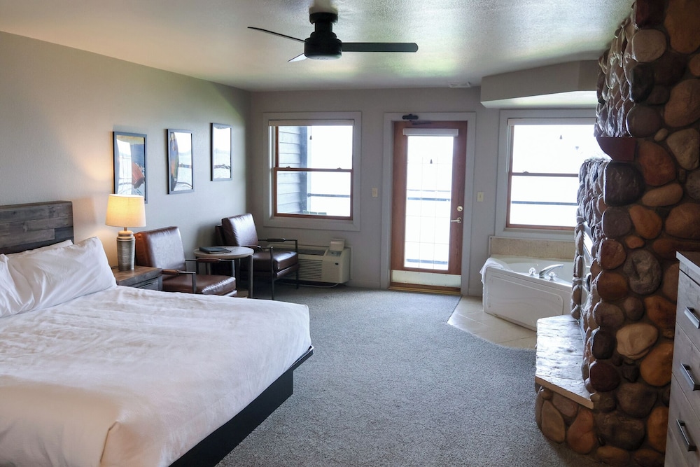 Quarterdeck Resort & Restaurant - photo 117